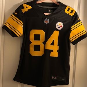 Steelers on field jersey